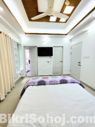 Rent A Furnished 3BHK Serviced Apartment In Bashundhara R/A